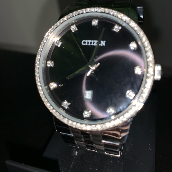 MatthewTuftsMoore’s Diamond Halo Watch Autographed - Picture 2 of 3